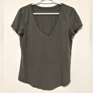 Lululemon V-neck Tshirt